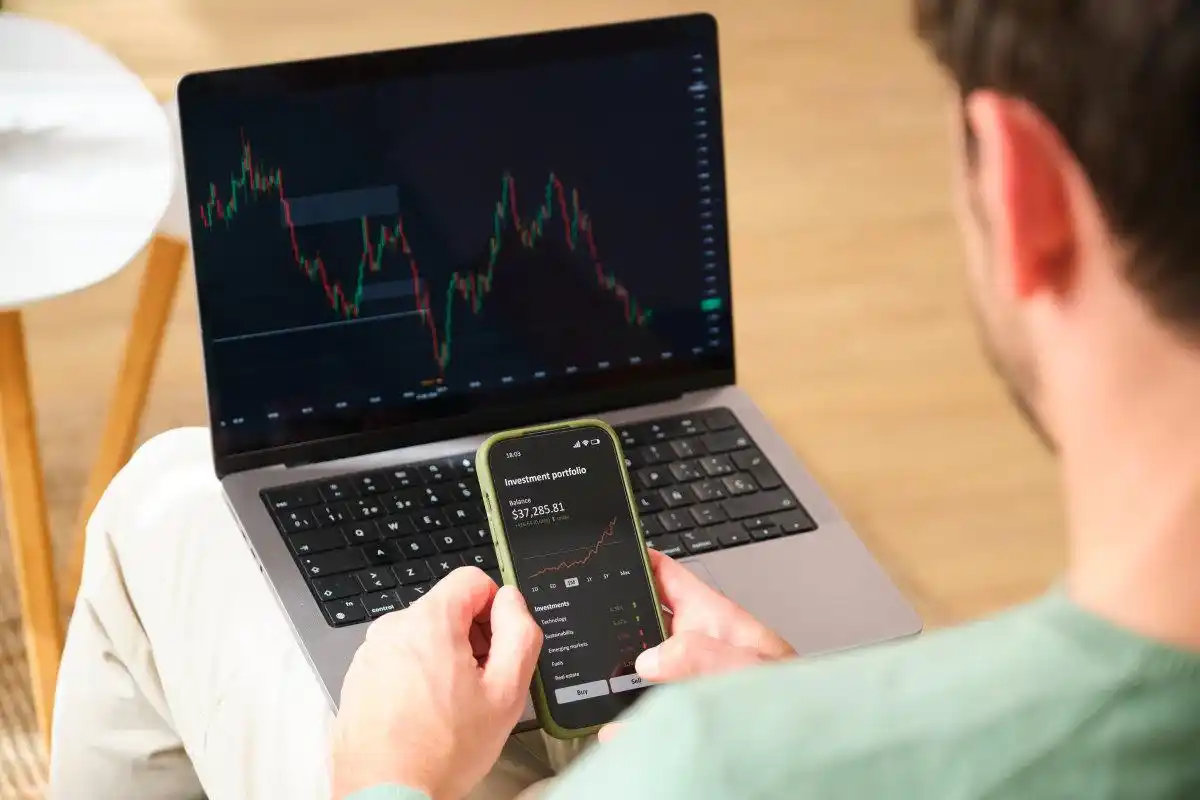 股市杠杆操作：定义、种类及风险，投资者必知要点