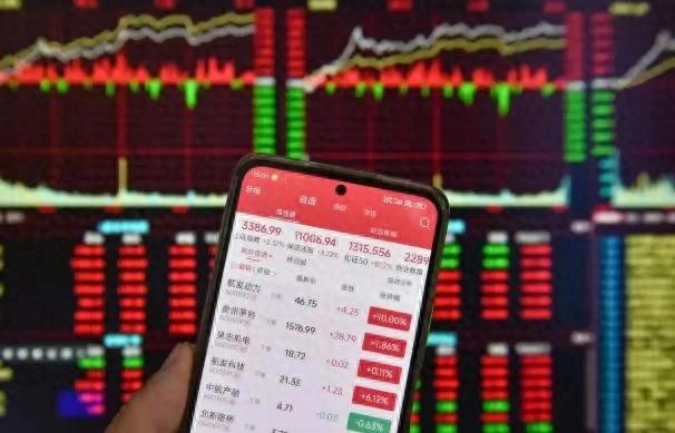 普通人怎么炒股开户？手机10分钟搞定，资金门槛和费用一次说清